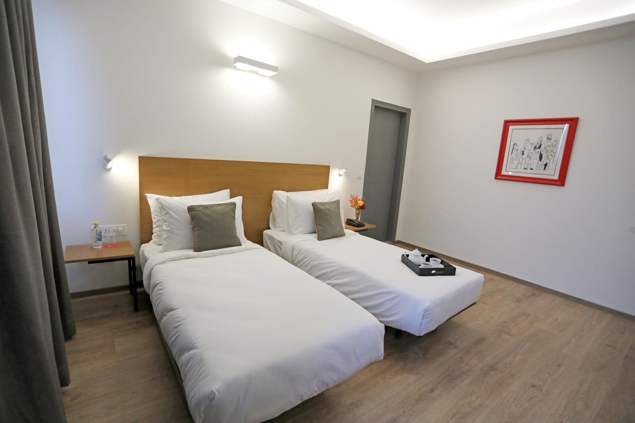 Oyo Townhouse 027 Sector 15 Gurgaon Hotel Bagian luar foto