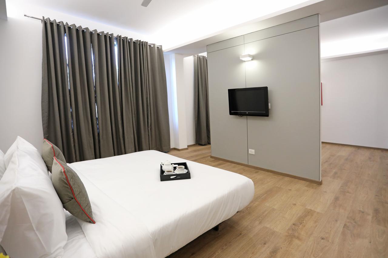 Oyo Townhouse 027 Sector 15 Gurgaon Hotel Bagian luar foto