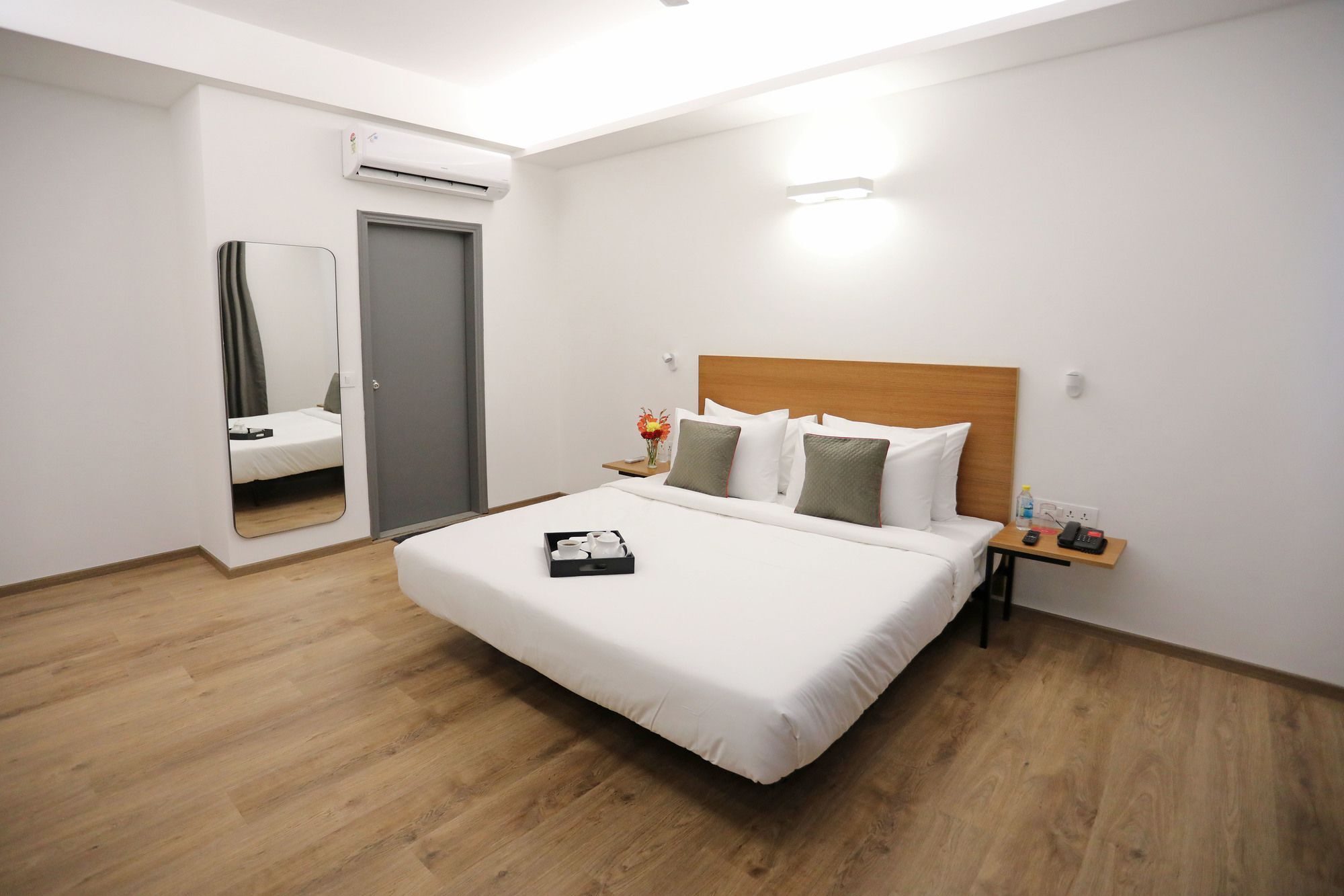 Oyo Townhouse 027 Sector 15 Gurgaon Hotel Bagian luar foto
