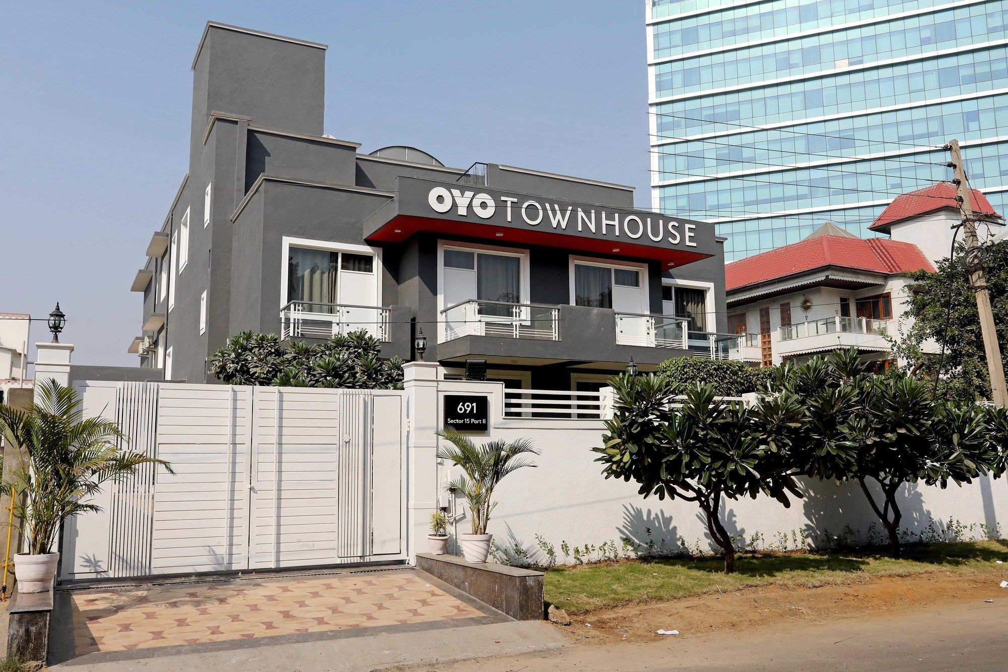 Oyo Townhouse 027 Sector 15 Gurgaon Hotel Bagian luar foto
