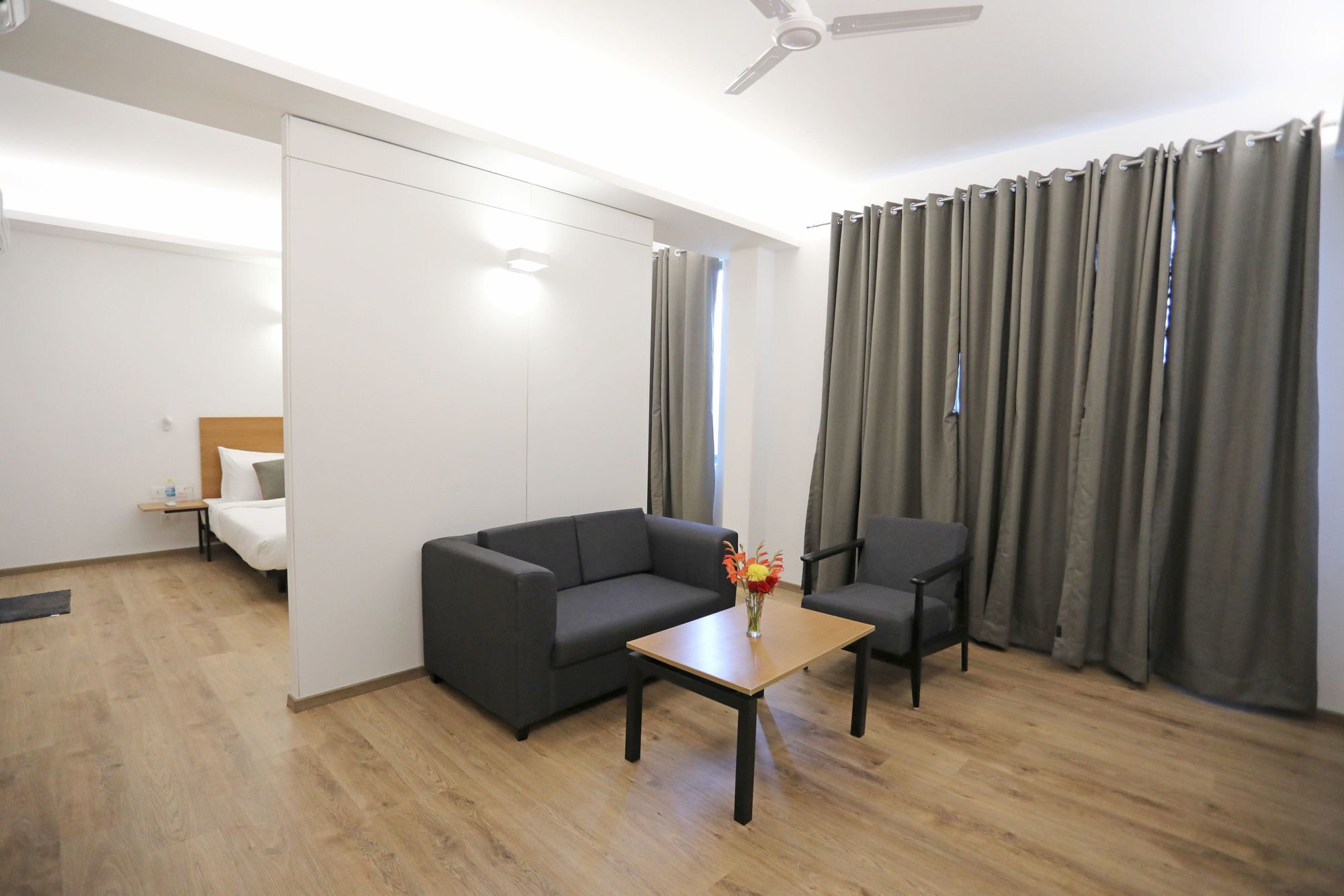 Oyo Townhouse 027 Sector 15 Gurgaon Hotel Bagian luar foto